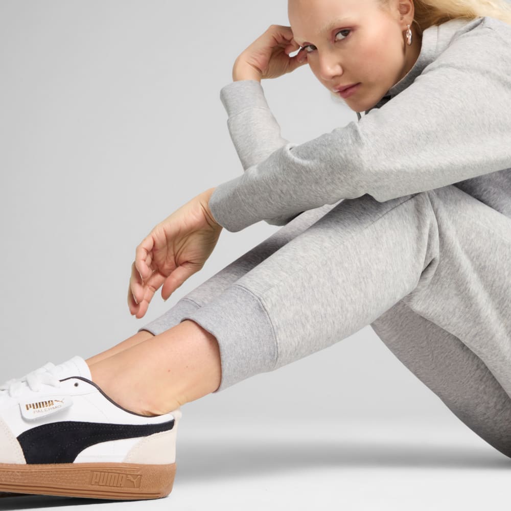 Изображение Puma Брюки ESS Small No. 1 Logo Sweatpants Women #2: light gray heather