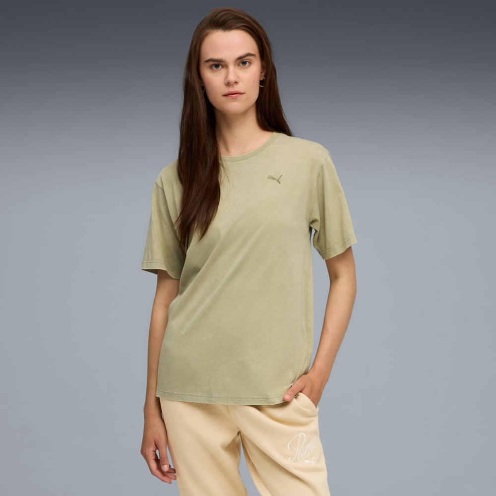 Зображення Puma Футболка Essentials Elevated Relaxed Wash Tee Women #1: Lux Army