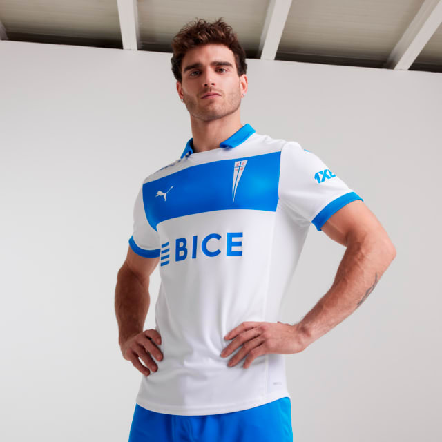 Imagen PUMA Camiseta local Universidad Católica para hombre