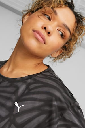 Train Favourite Printed Training Crop Tee Women, PUMA Black-Marble, extralarge-GBR