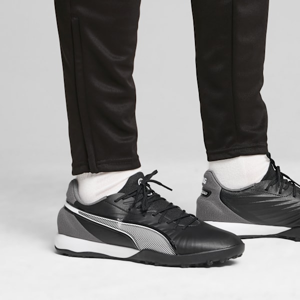 Tacos de futbol KING MATCH TT, PUMA Black-PUMA White-Cool Dark Gray, large-MEX