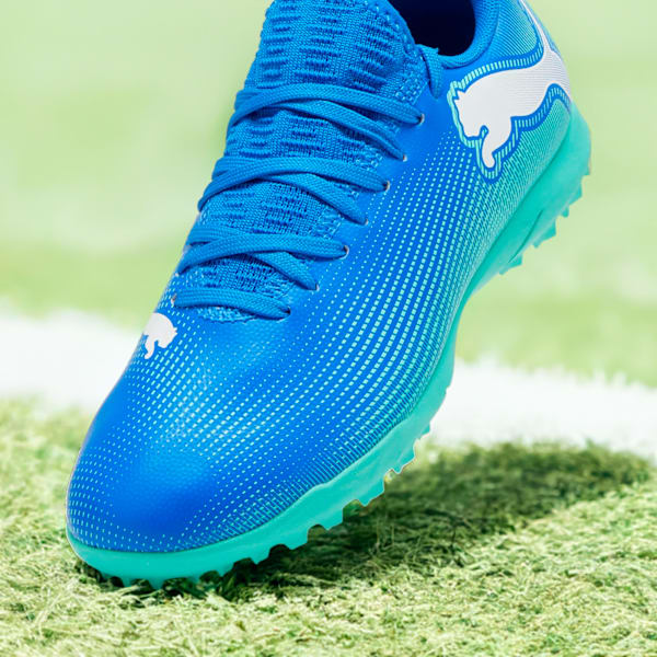 Tacos de fútbol FUTURE 7 PLAY TT juvenil, Hyperlink Blue-Mint-PUMA White, large-MEX