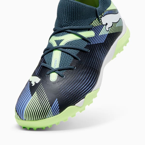 Botines de futsal Future 7 Match TT para mujer, Gray Skies-PUMA White-Fizzy Apple, large-ARG