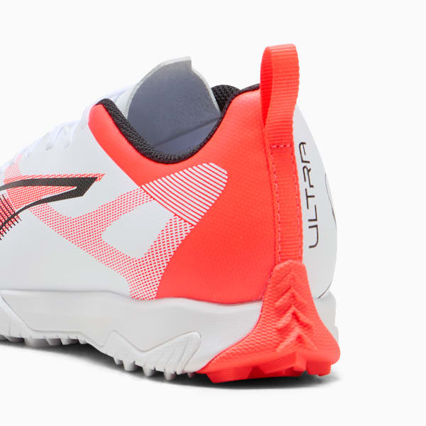 Tacos de fútbol ULTRA 5 PLAY TT Mid para adolescentes, PUMA White-PUMA Black-Glowing Red, large-MEX