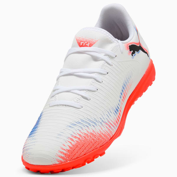 Tacos de fútbol FUTURE 8 PLAY TT, PUMA White-PUMA Black-Glowing Red, large-MEX