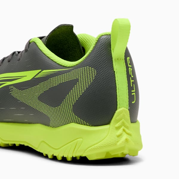 Botines de fútbol ULTRA 5 PLAY TT juvenil, Matte Aged Silver-Yellow Alert-Puma Aged Silver, large-ARG
