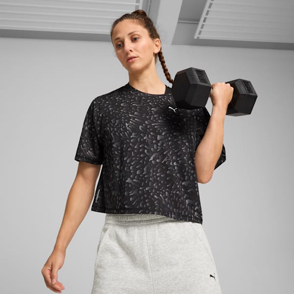 Remera corta con estampado integral Train Favourite para mujer, PUMA Black-Skin AOP, large-ARG