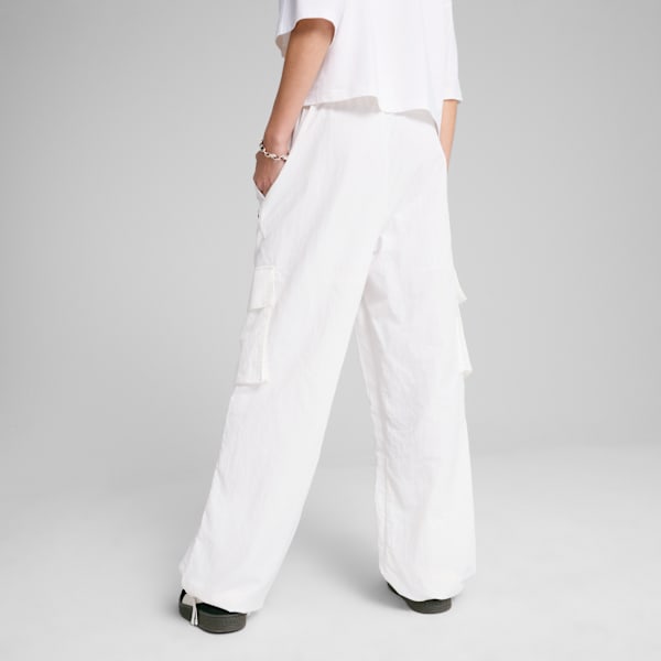 Pants cargo WARDROBE Essentials para mujer, PUMA White, large-MEX