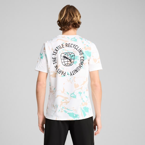 Playera de fútbol individualEARTH DAY para hombre, PUMA White-Light Sand, large-MEX