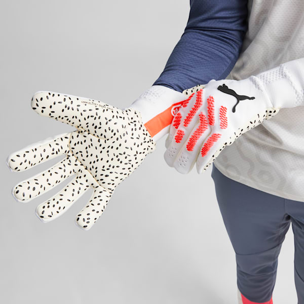 FUTURE Ultimate Negative Cut Football Goalkeeper Gloves, PUMA White-Fire Orchid, large-ZAF
