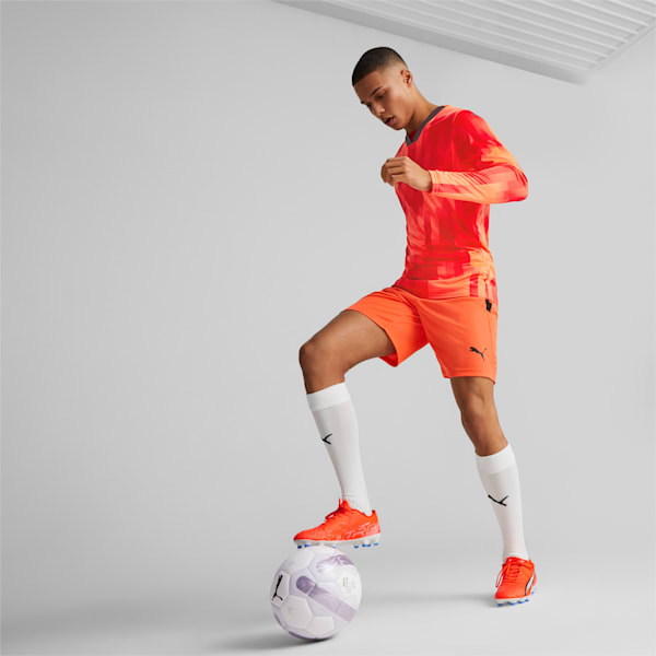 ULTRA Play FG/AG Football Boots Men, Ultra Orange-PUMA White-Blue Glimmer, large-ZAF