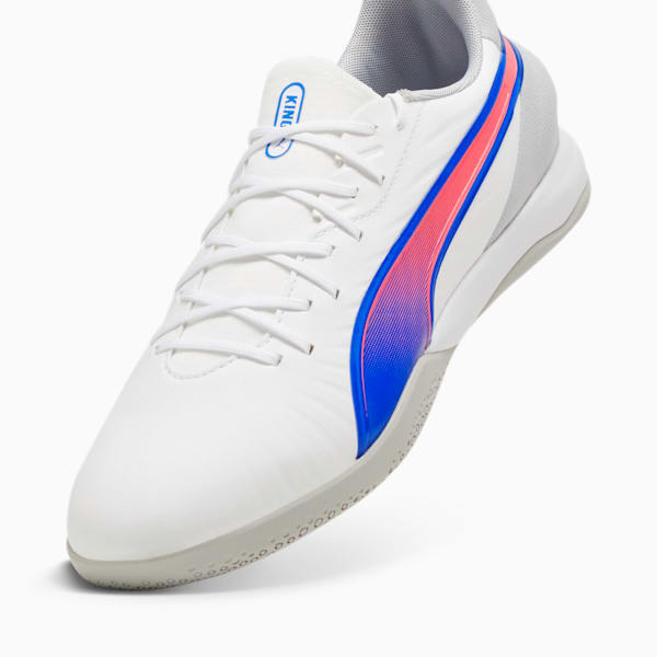 Tacos de futbol KING MATCH IT, PUMA White-Bluemazing-Flat Light Gray, large-MEX