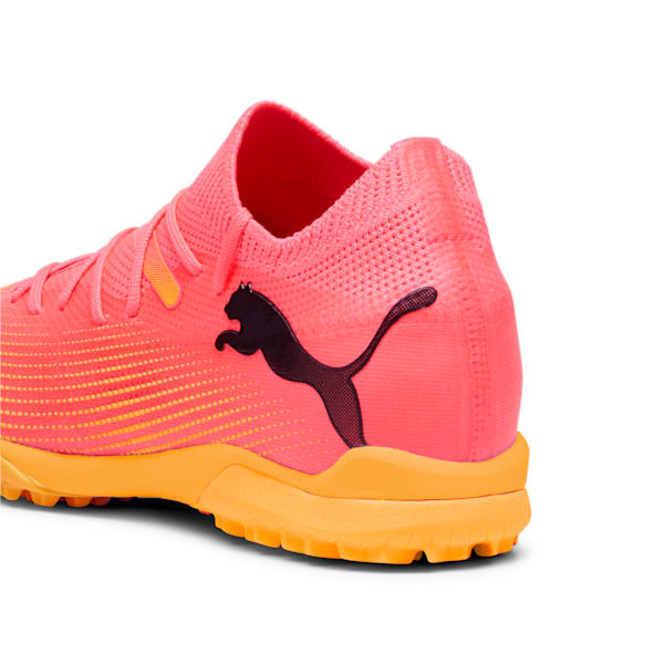 Botines de fútbol juveniles de corte medio FUTURE 7 MATCH NJR FG/AG, Sunset Glow-PUMA Black-Sun Stream, large-ARG