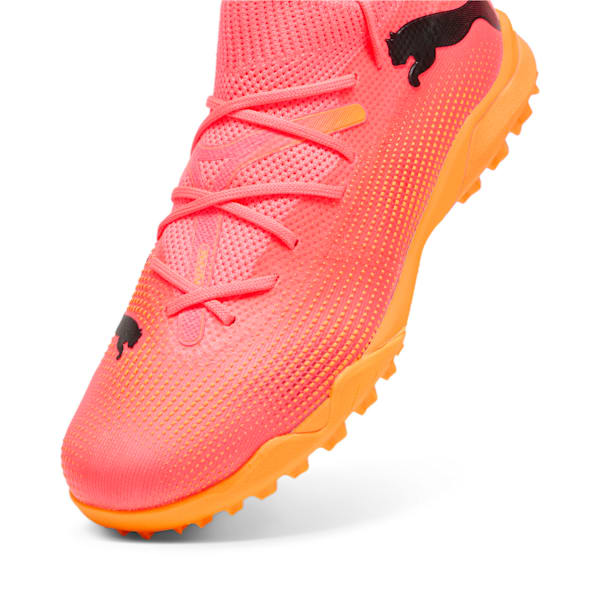 Botines de fútbol juveniles de corte medio FUTURE 7 MATCH NJR FG/AG, Sunset Glow-PUMA Black-Sun Stream, large-ARG