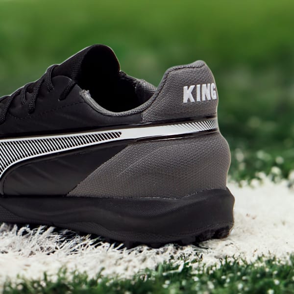 Tacos de futbol KING MATCH TT, PUMA Black-PUMA White-Cool Dark Gray, large-MEX