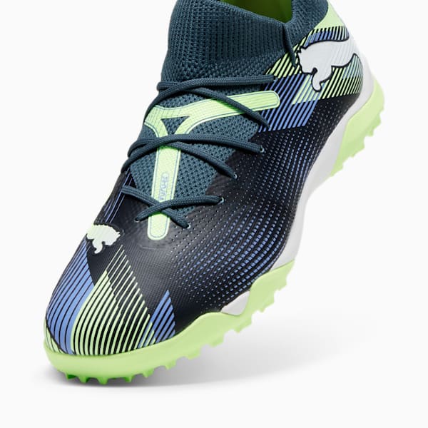 Botines de futsal Future 7 Match TT para mujer, Gray Skies-PUMA White-Fizzy Apple, large-ARG