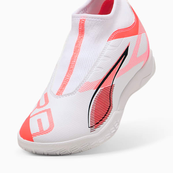 Tacos de fútbol ULTRA 5 MATCH+ Mid para adolescentes, PUMA White-PUMA Black-Glowing Red, large-MEX