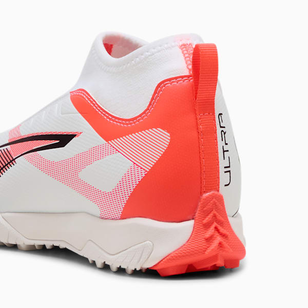 Tacos de fútbol ULTRA 5 MATCH+ TT sin cordones unisex, PUMA White-PUMA Black-Glowing Red, large-MEX