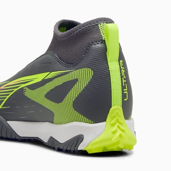 Tacos de fútbol ULTRA 5 MATCH+ TT sin cordones unisex, Matte Aged Silver-Yellow Alert-Puma Aged Silver, large-MEX
