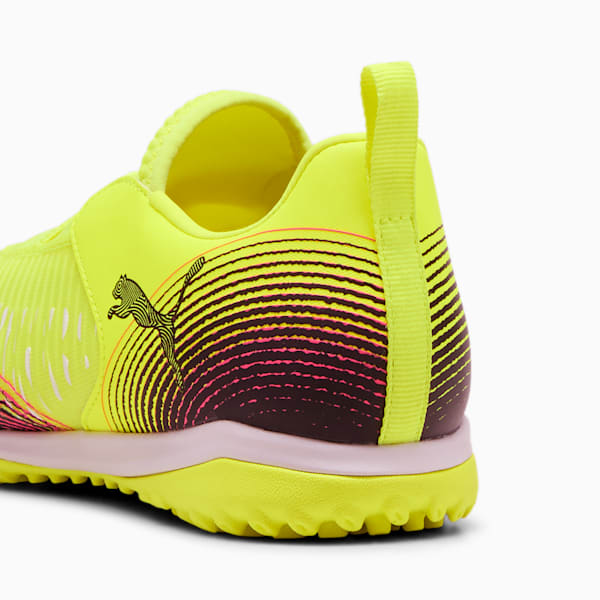 Tacos de fútbol FUTURE 8 MATCH TT + adolescentes sin cordones, Yellow Alert-PUMA Black-Sun Struck, large-MEX