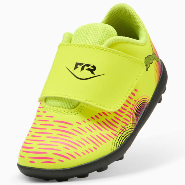 Tacos de fútbol niños FUTURE 8 PLAY TT V, Yellow Alert-PUMA Black-Sun Struck, large-MEX