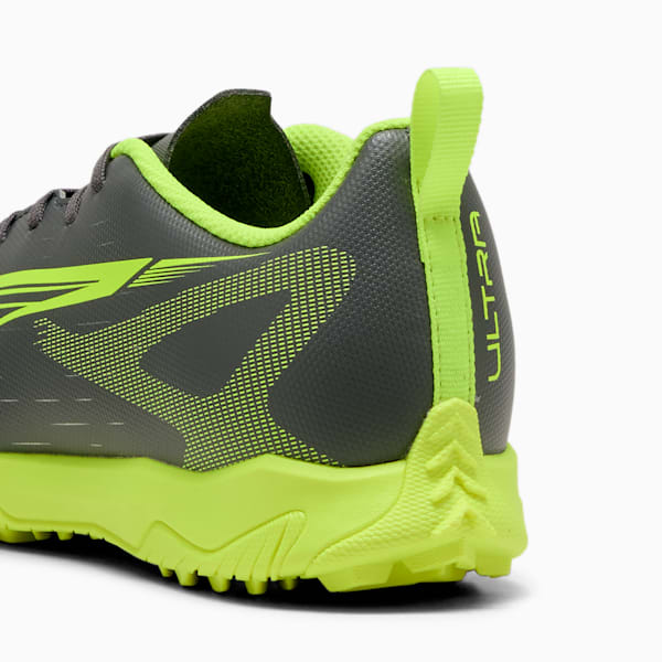 Botines de fútbol ULTRA 5 PLAY TT juvenil, Matte Aged Silver-Yellow Alert-Puma Aged Silver, large-ARG