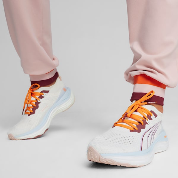 Zapatillas de running para mujer ForeverRun NITRO™ Lemlem, Warm White-Icy Blue-Team Regal Red, large-ARG