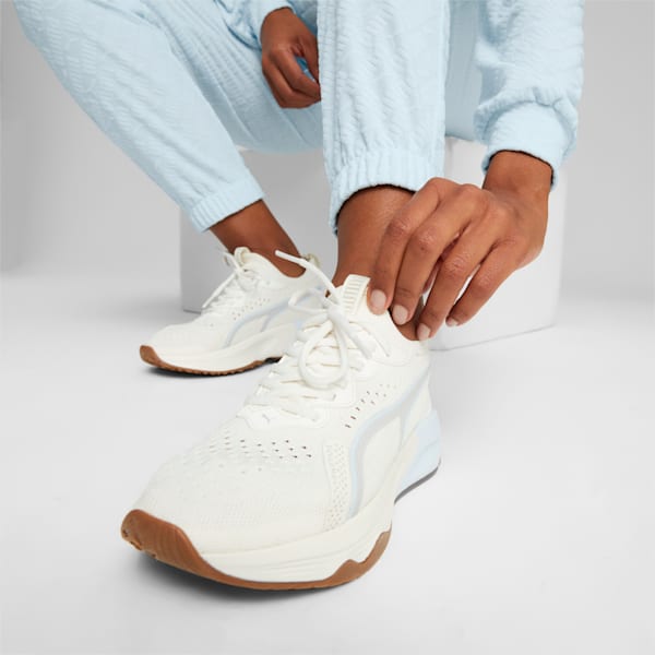 Zapatillas de training para mujer PWR XX NITRO Luxe, Warm White-Ash Gray-Icy Blue, large-ARG