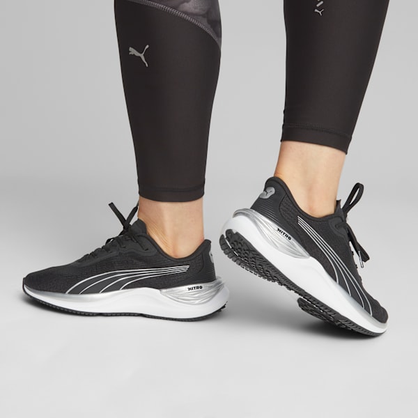 Tenis para correr Electrify NITRO 3 para mujer, PUMA Black-PUMA Silver, large-MEX