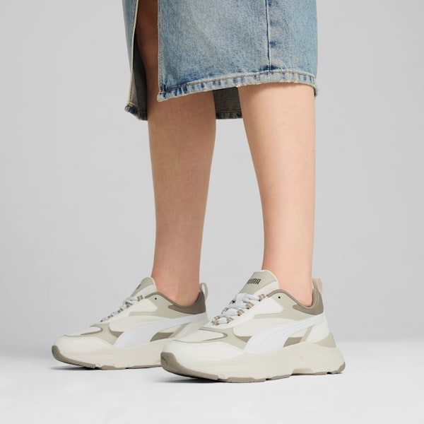 Zapatillas Cassia para mujer, Warm White-PUMA White-Desert Dust-Oak Branch-PUMA Gold, large-ARG