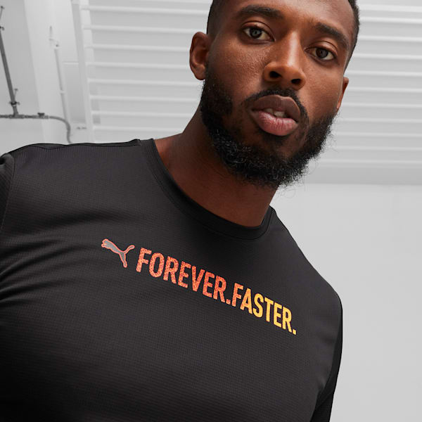 Remera CON GRÁFICOS DE MANGA CORTA PARA HOMBRE RUN FAVORITE, PUMA Black, large-ARG