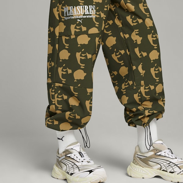 PUMA x PLEASURES Men's Cargo Pants, Chocolate Chip, large-ZAF