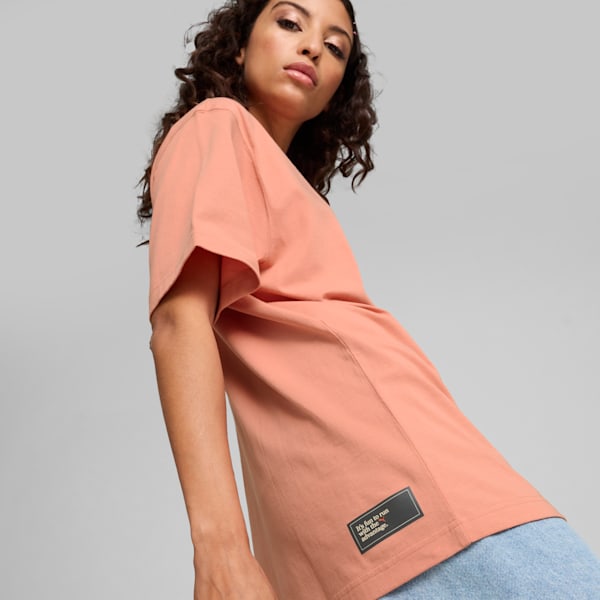 CLUB DE COURSE Graphic Tee Unisex, Deeva Peach, large-MEX