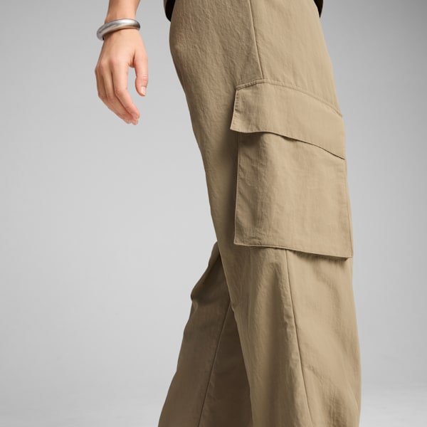 WARDROBE Essentials Relaxed Woven Cargo Pants Women, Velvet Moss, large-ZAF