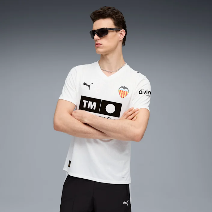 VALENCIAサッカーシャツ Valencia CF 25/26 Home Jersey Men | Team Jerseys | PUMA