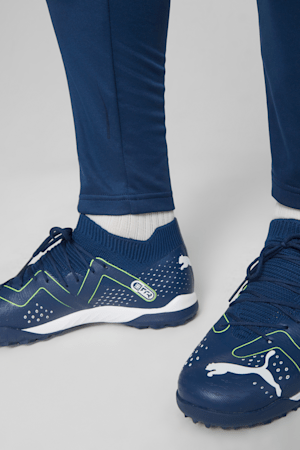 C7 astro turf trainers sales