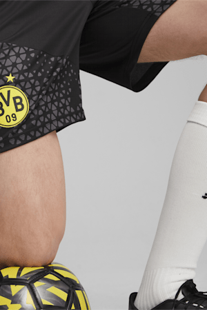 Borussia Dortmund Football Training Shorts, PUMA Black-Cyber Yellow, extralarge-GBR