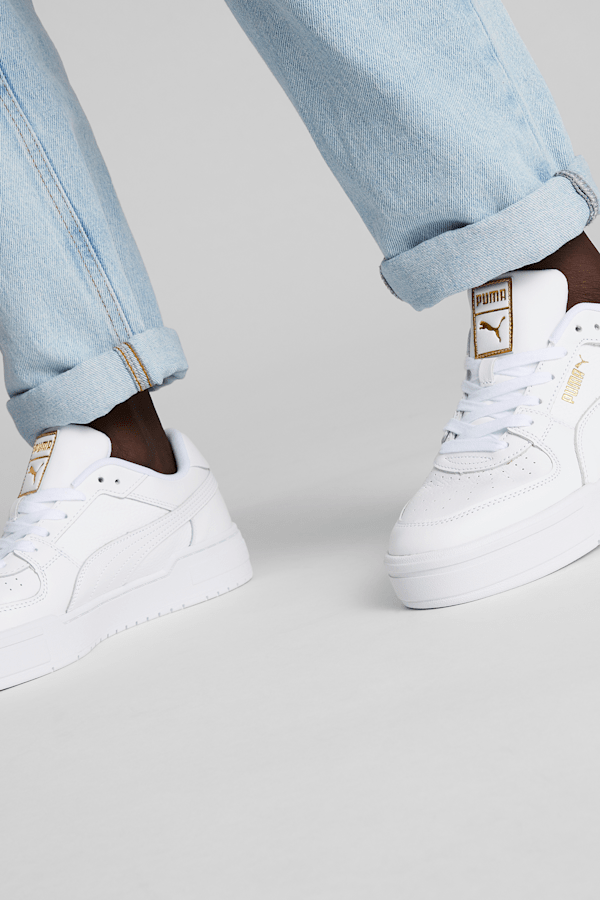 Bring a classic touch with the PUMP! Classic White Boxer