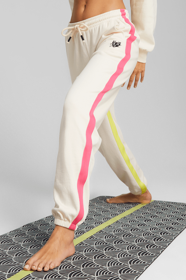 PUMA x LEMLEM Women's Training Joggers, Ghost Pepper, extralarge