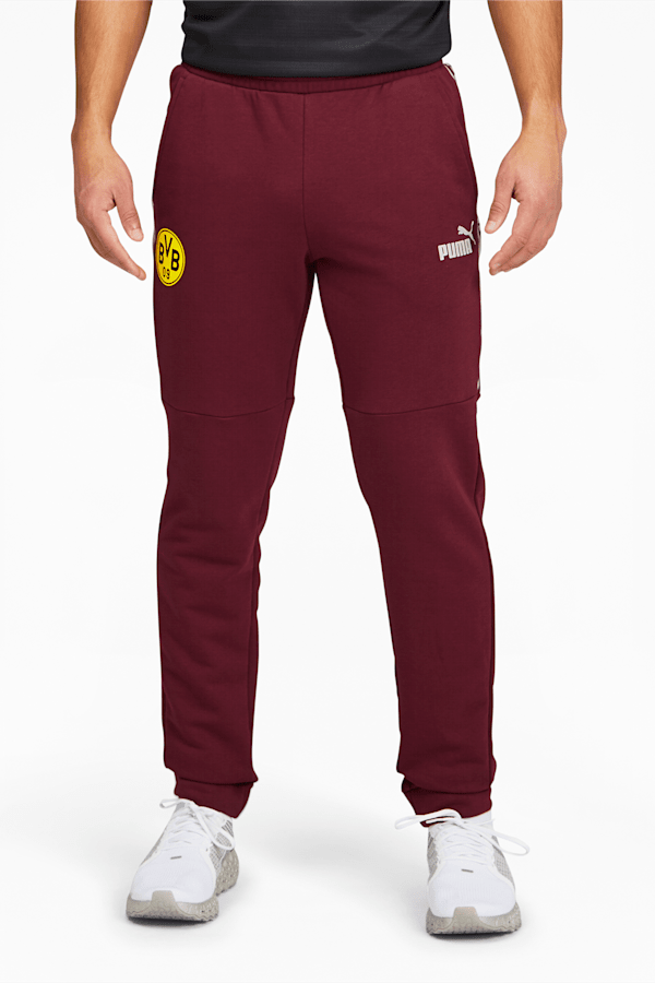 Burgundy store pumas yellow