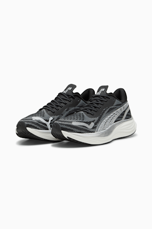 Black and white 2025 puma running shoes